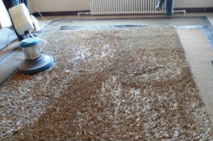 地毯清洗污渍的几种常见方式